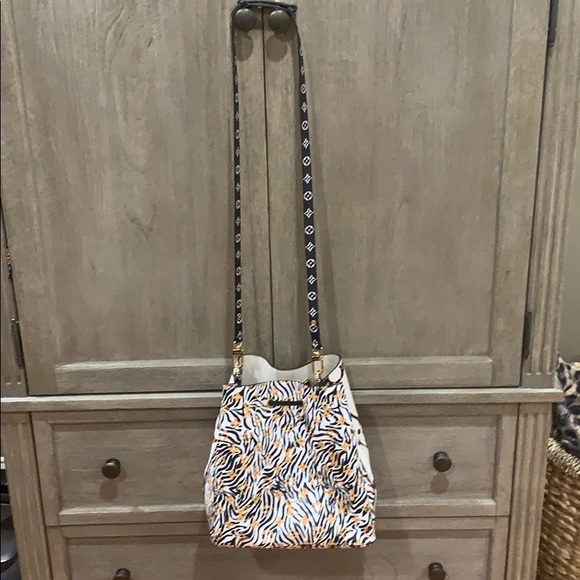 COPY - Louis Vuitton neo noe shoulder jungle while - Picture 3 of 5